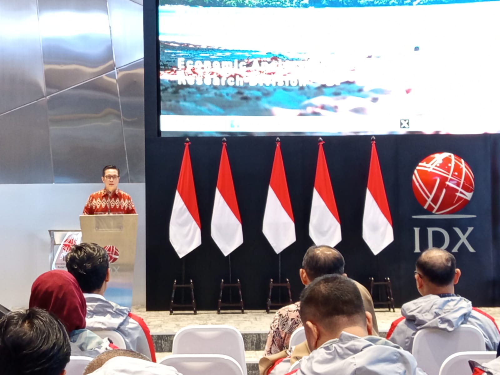 Direktur Pengembangan PT Bursa Efek Indonesia (BEI) Jeffrey Hendrik