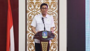 Kepala OJK Kepri yang juga menjabat sebagai Kepala Satgas PASTI Kepri, Sinar Danandjaya