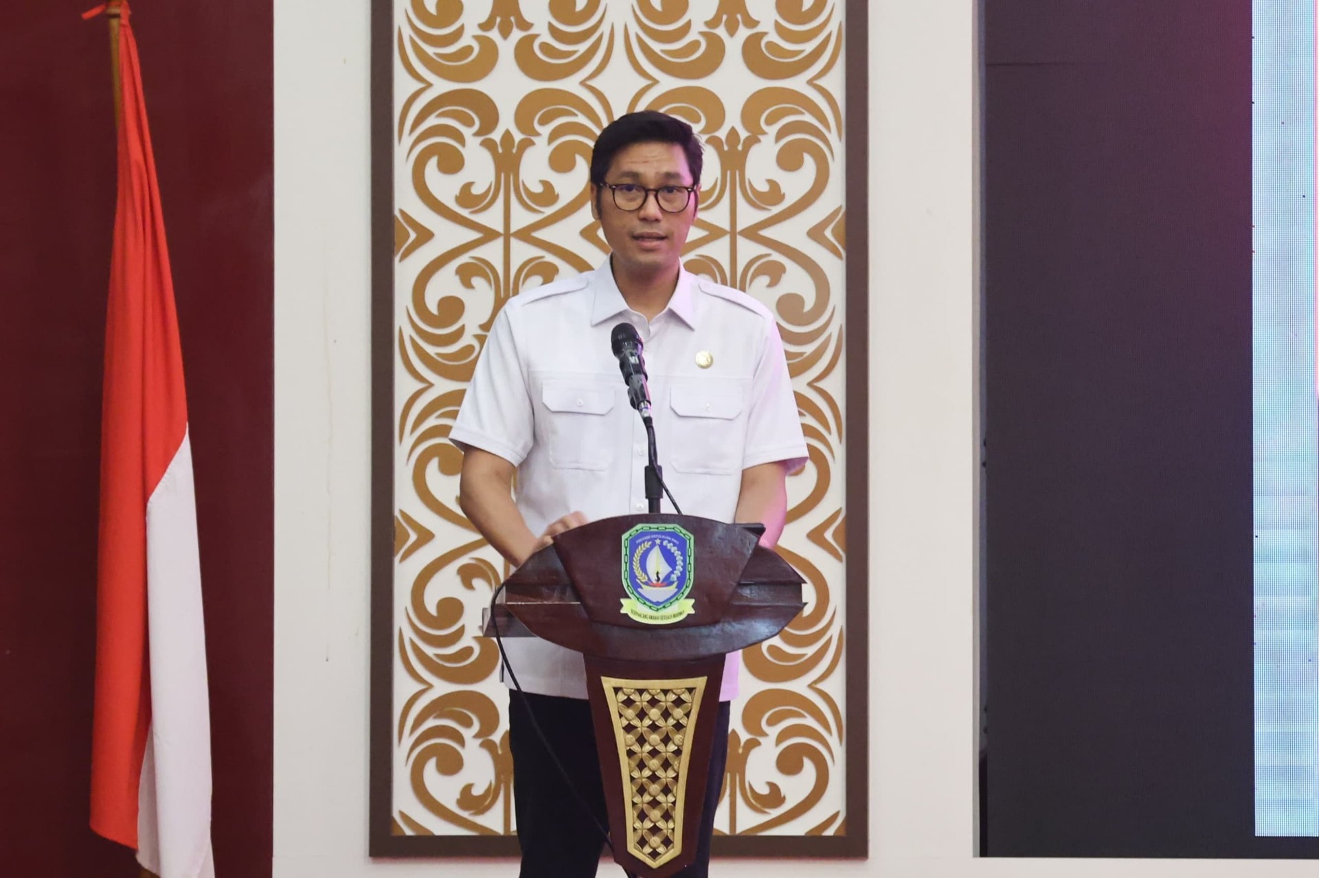 Kepala OJK Kepri yang juga menjabat sebagai Kepala Satgas PASTI Kepri, Sinar Danandjaya