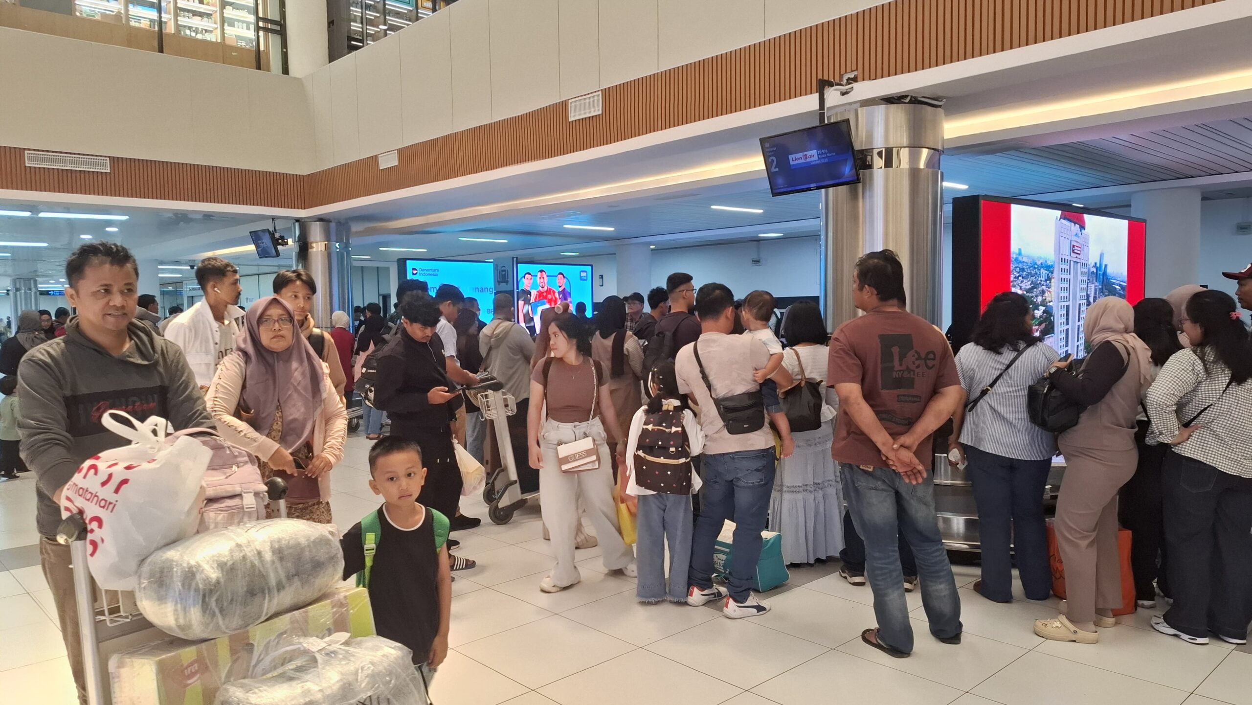 Suasana Arus Balik di Bandara Hang Nadim Batam . Foto/roma