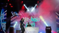 Penampilan Mr. Jono Joni di Biznet Festival Surabaya 2026 (1)