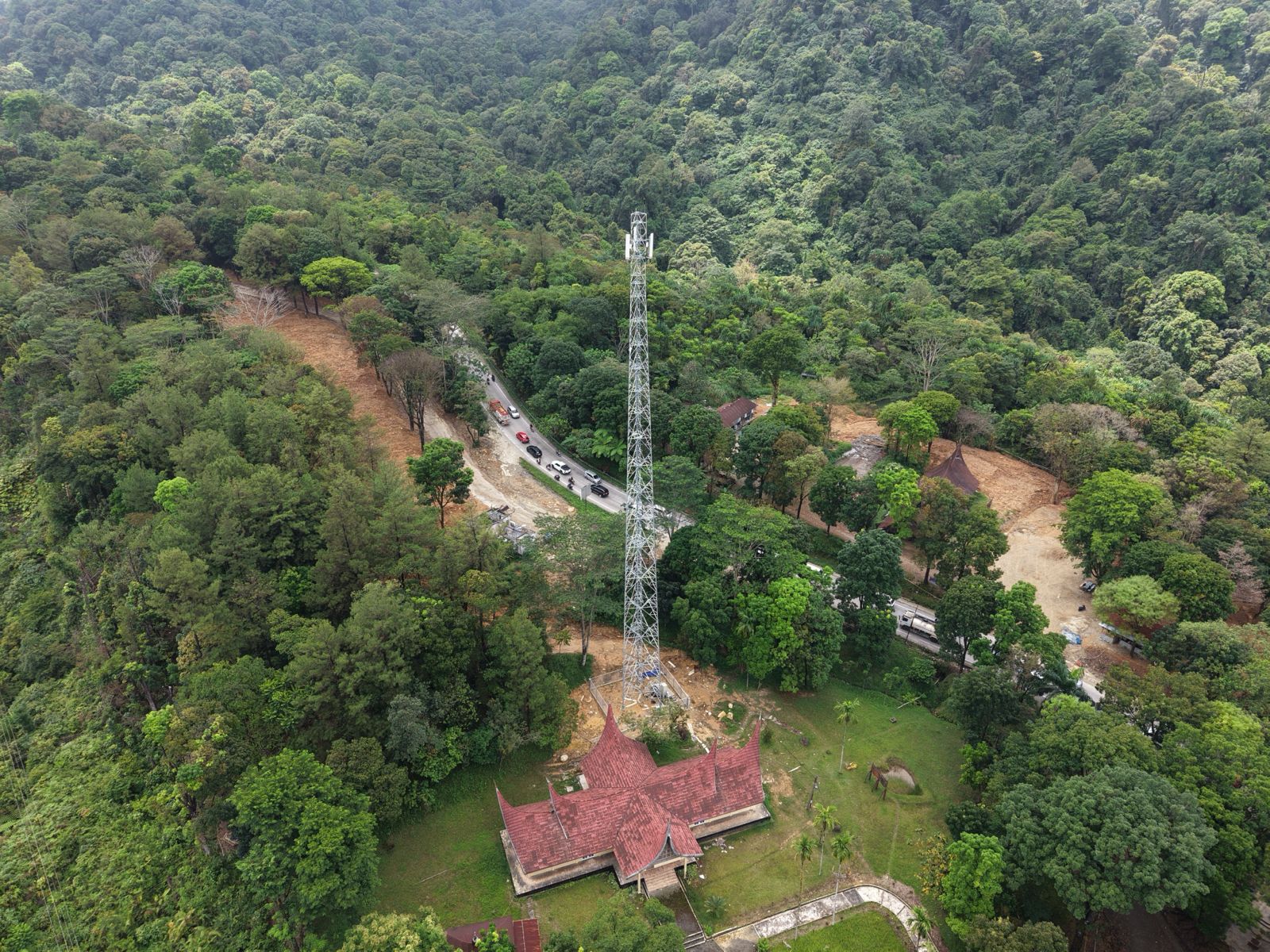 Photo 2_BTS Sitinjau Lauik Kini Beroperasi