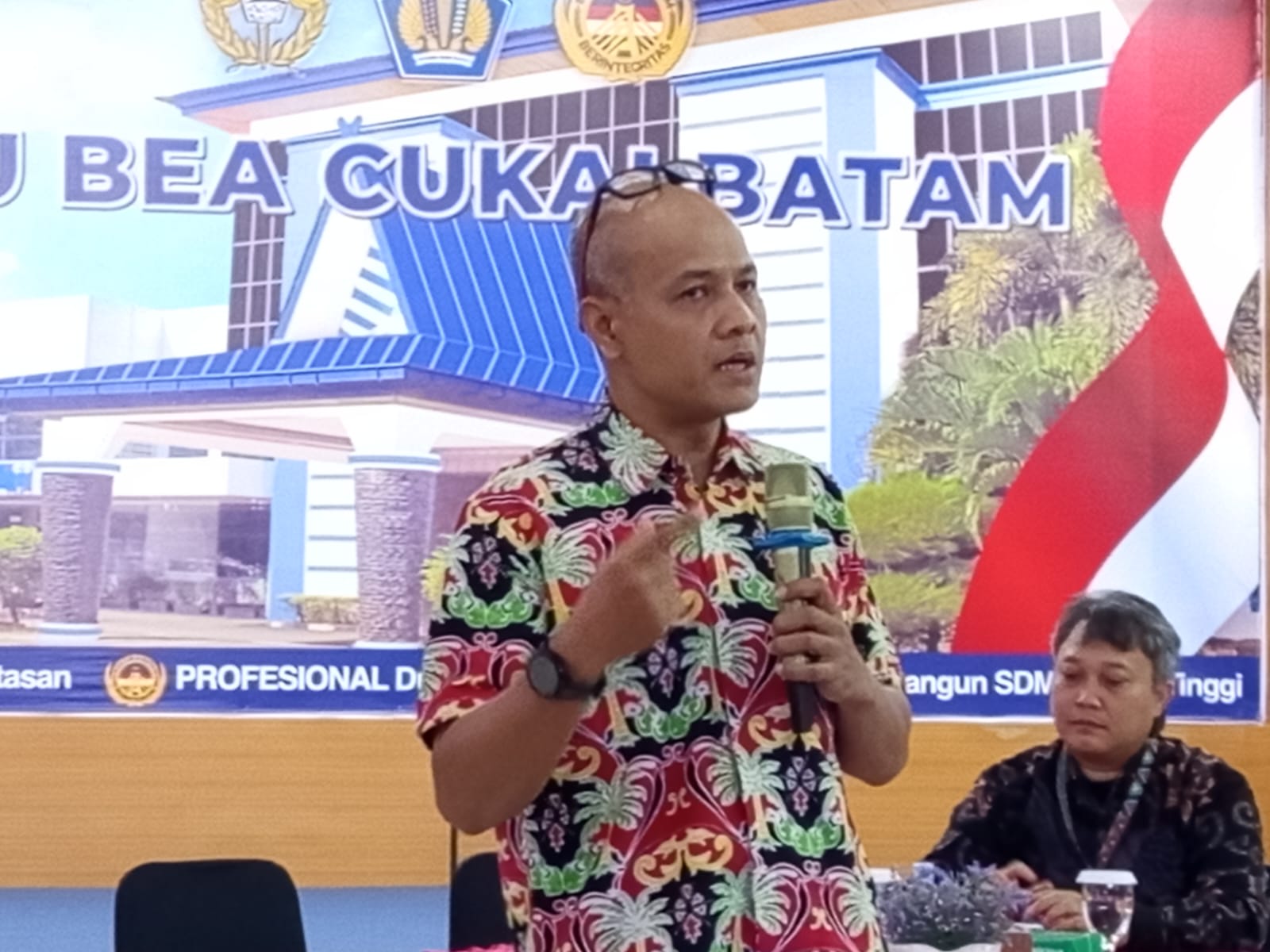 Kepala Bidang Bimbingan Kepatuhan dan Layanan Informasi KPU Bea Cukai Batam, Setiawan Rosyidi,