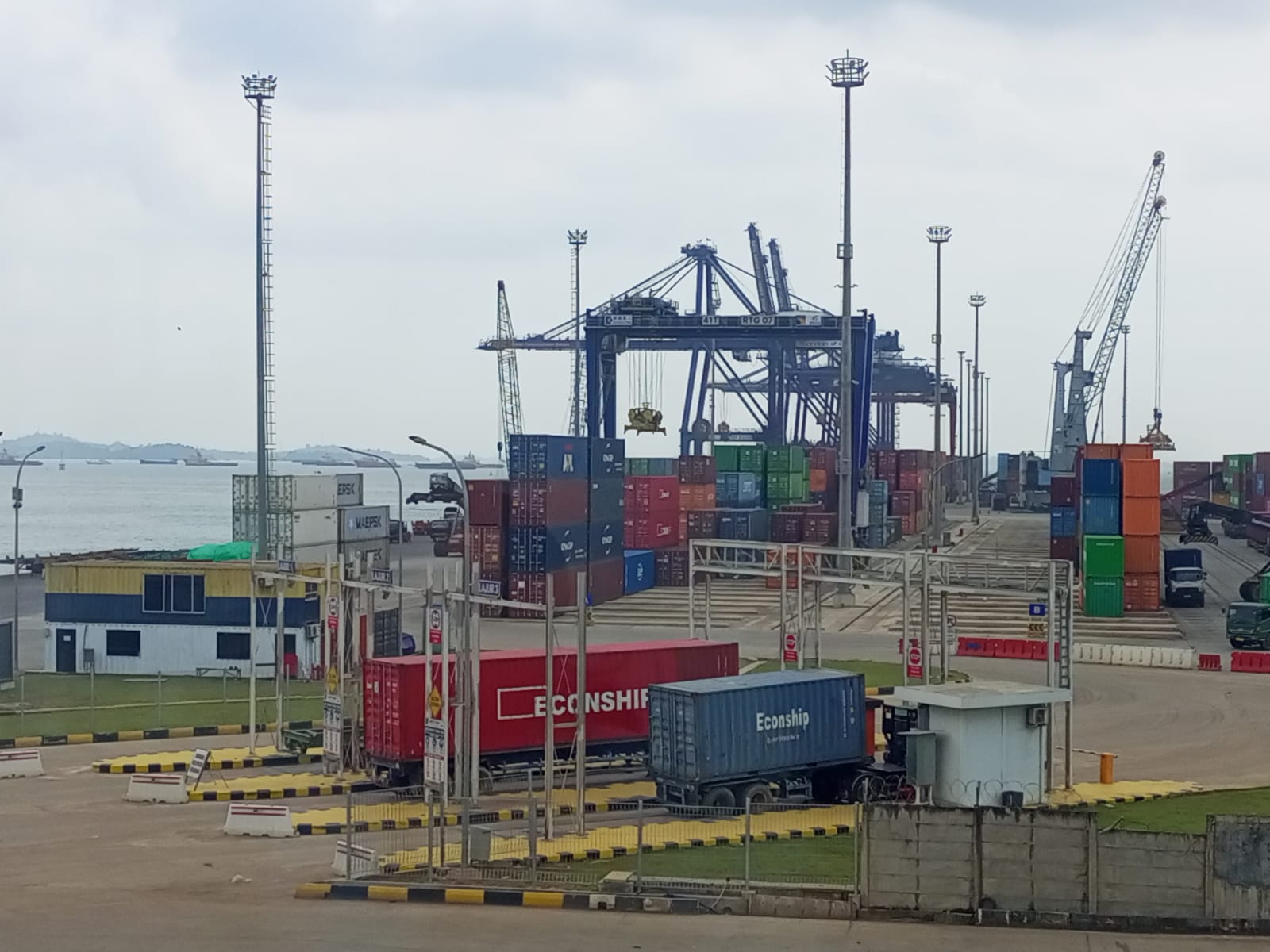 Terminal Peti Kemas (TPK) Batu Ampar