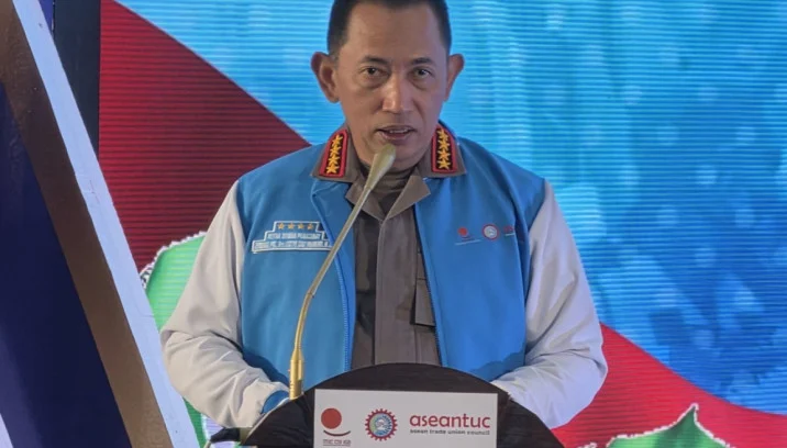 kapolri_jenderal_listyo_sigit_prabowo_saat_memberi_sambutan_dalam_acara_peresmian_gedung_kspsi_agn_1787314053
